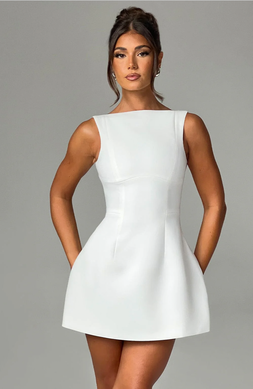 Alana Mini Dress – Elegance with a Flirty Twist ✨