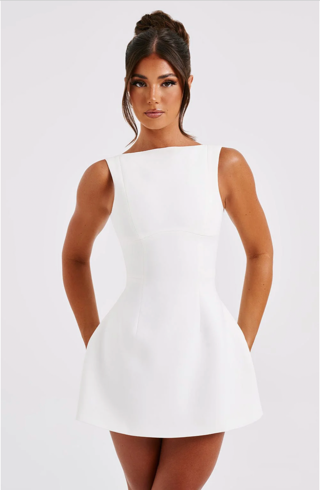 Alana Mini Dress – Elegance with a Flirty Twist ✨