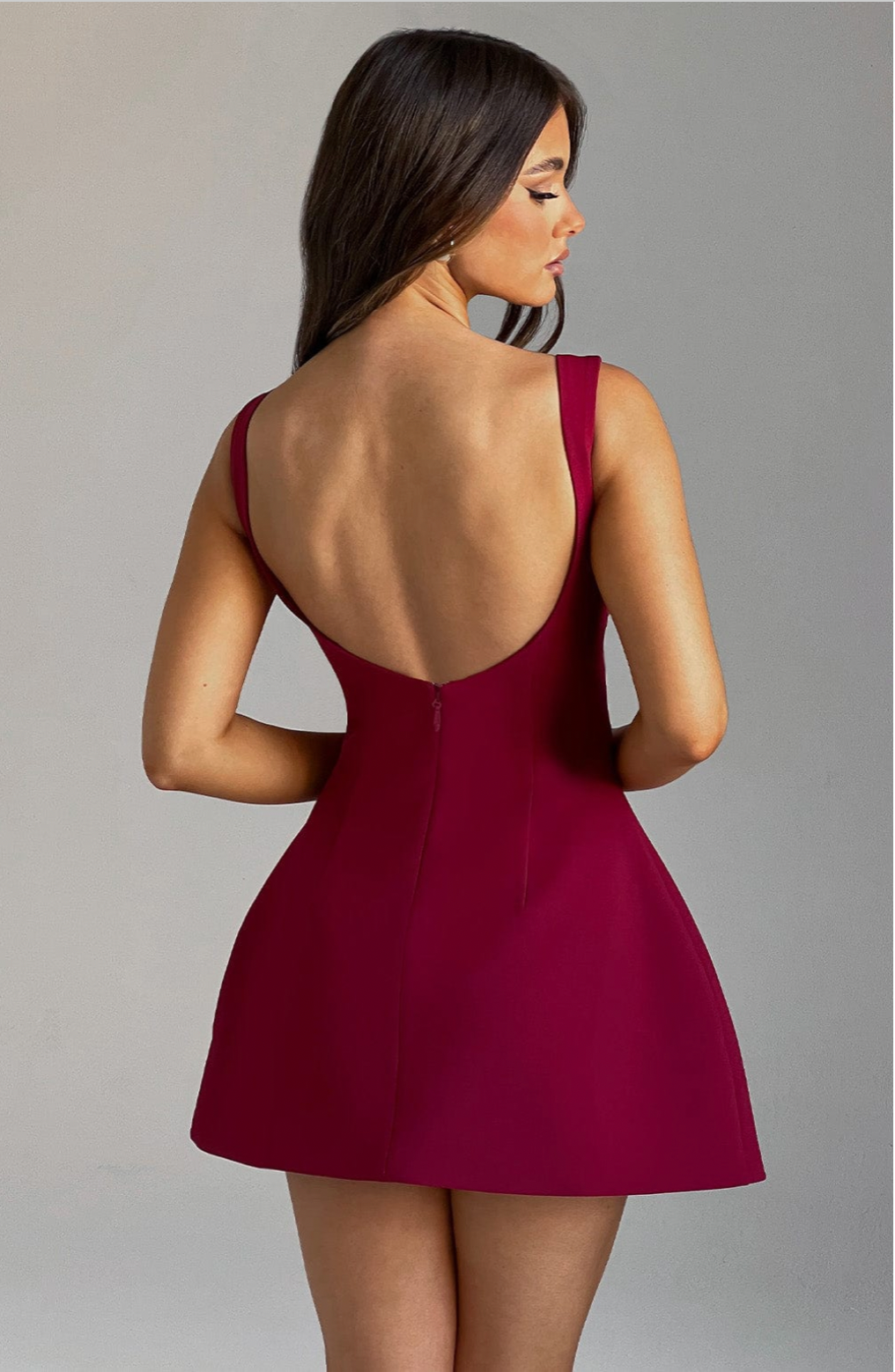 Alana Mini Dress – Elegance with a Flirty Twist ✨