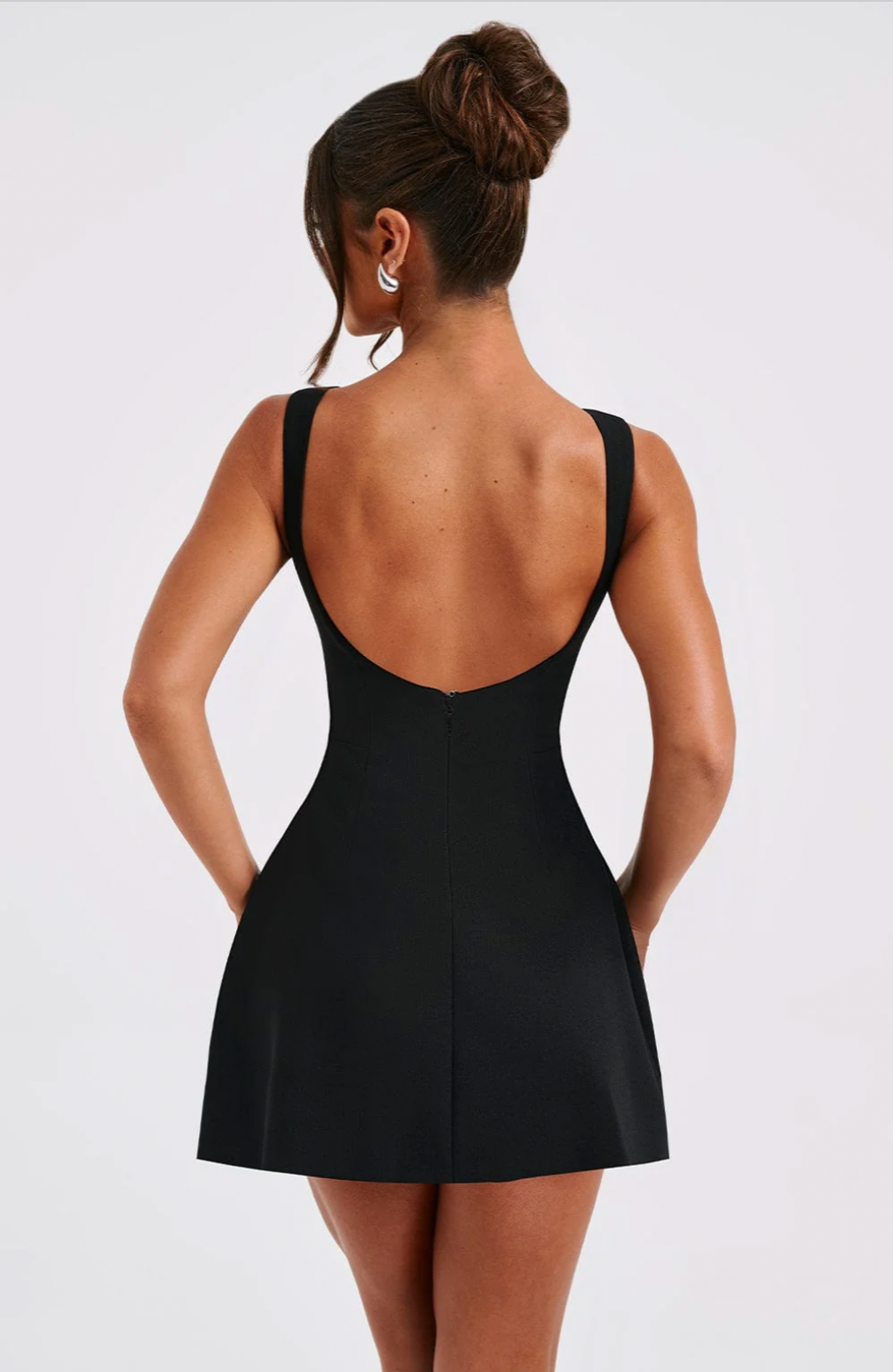 Alana Mini Dress – Elegance with a Flirty Twist ✨