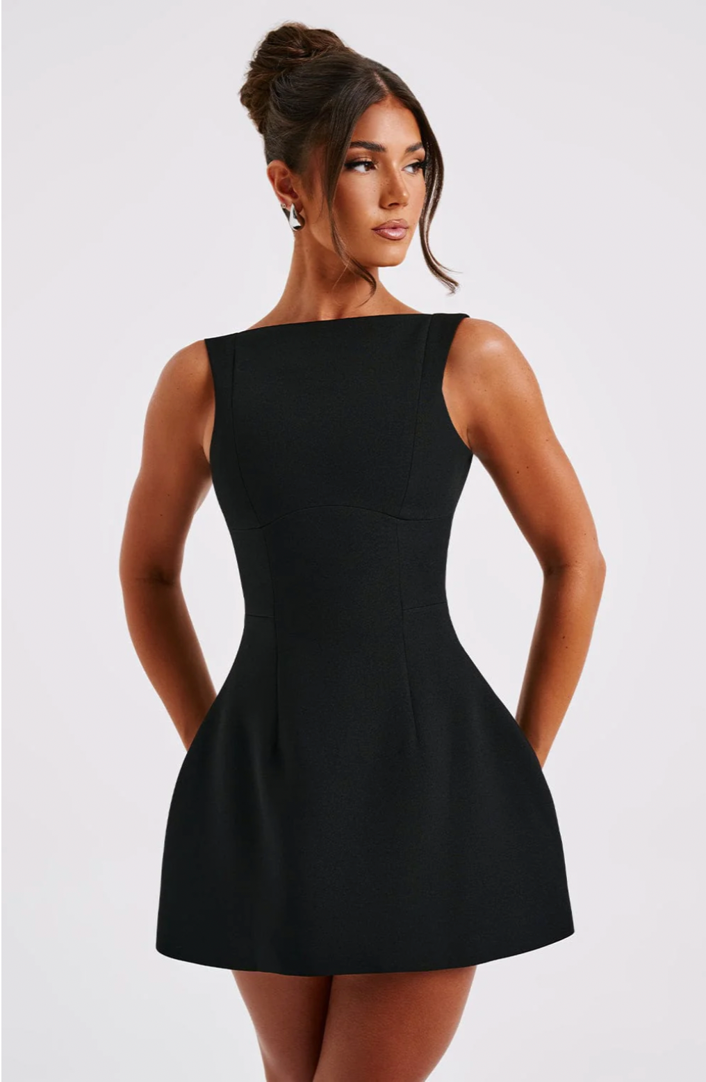 Alana Mini Dress – Elegance with a Flirty Twist ✨